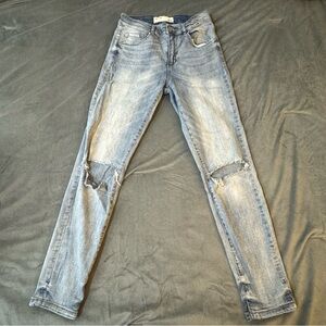 Garage Light Blue Distressed Jeans

#1318